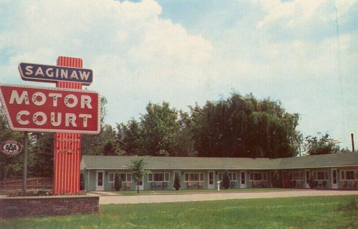 Saginaw Motor Court - Old Postcard